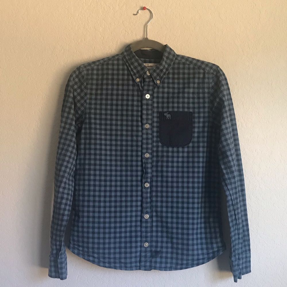 Long-Sleeved Button Up Dress Shirt | L/14